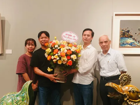 PHOTO: CEO Nguyễn Trung Thành dự triển lãm Linh thú thời nay của NNUT Trần Nam Tước