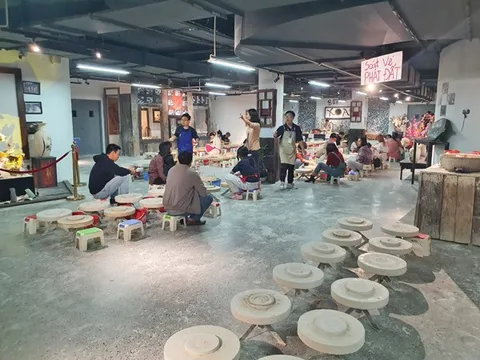 Trung tâm Tinh hoa làng nghề Việt gìn giữ nghề truyền thống làm gốm làng Bát Tràng